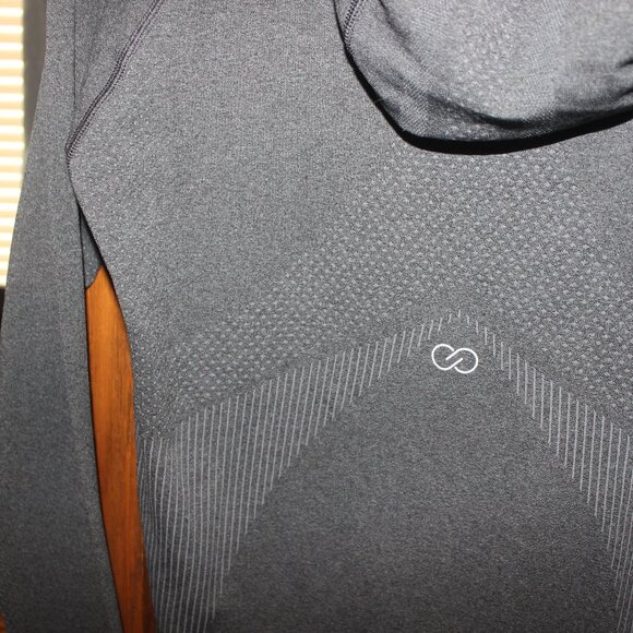 CALIA Top - Picture 6 of 8